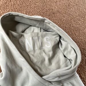ESNTLS Hoodie L size never worn